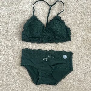 NWT Aerie bralette and underwear set green lace size S